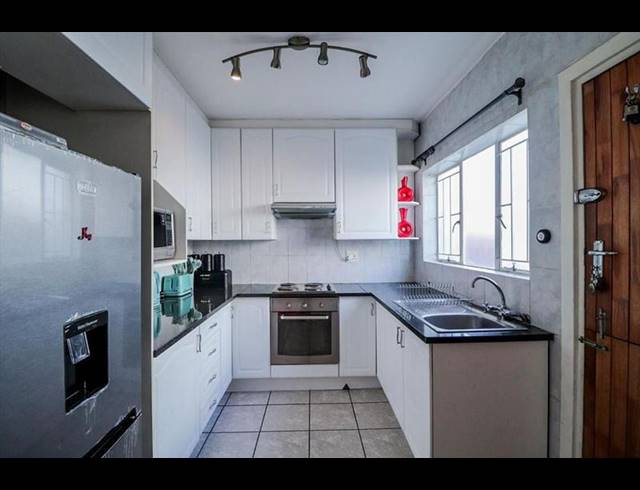 2 BEDROOM TOWNHOUSE FOR SALE IN BIRCHLEIGH